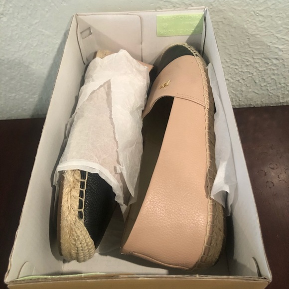 MICHEAL KORS ESPADRILLES - Picture 8 of 8